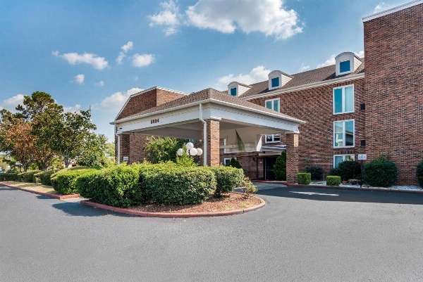 Baymont by Wyndham Montgomery AL image 1